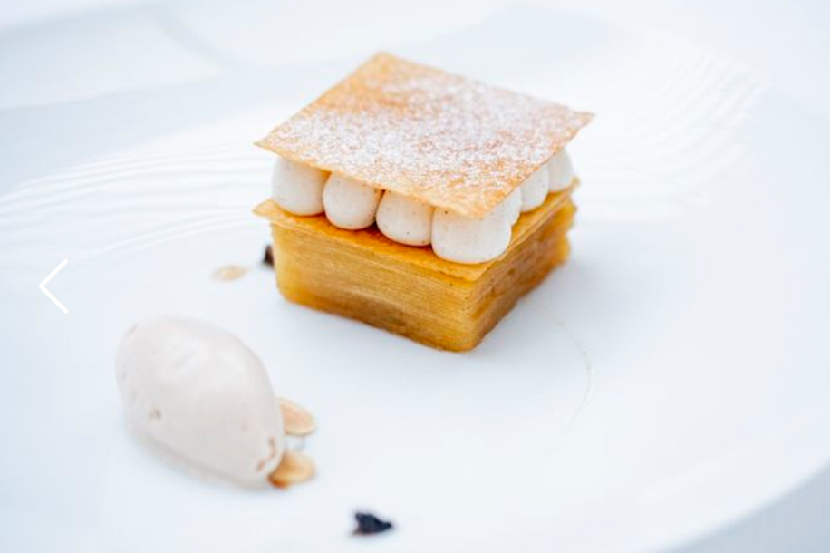 Un goûter illuminé : Le Laurier   Maison Mavrommatis célèbre les fêtes sur les Champs Élysées